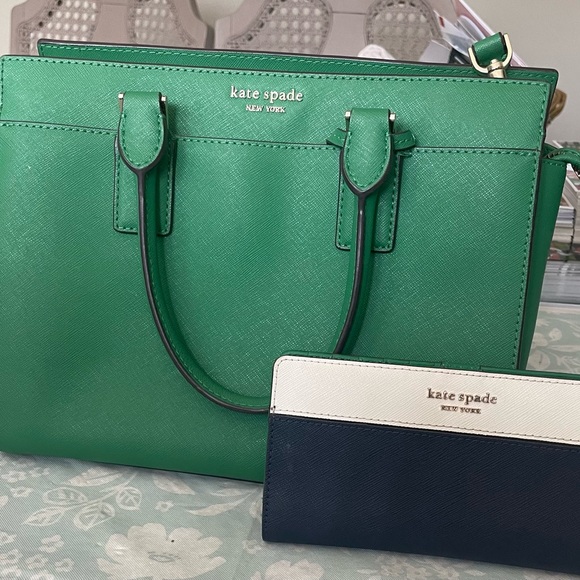 kate spade Handbags - Kate Spade Vibrant Green Satchel and Wallet